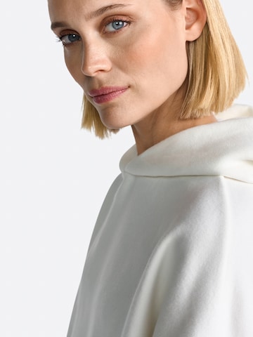 Rich & Royal Sweatshirt i vit