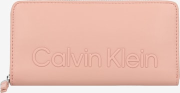 Calvin Klein Wallet in Pink: front