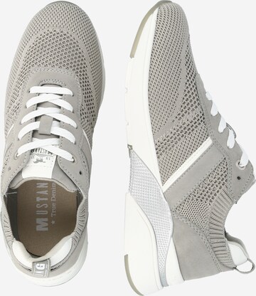 MUSTANG Sneaker in Grau