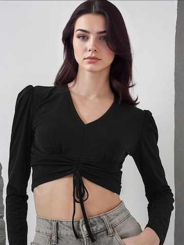 Bigdart Top in Black