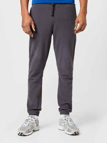 ARMEDANGELS Tapered Broek 'ARDO' in Grijs: voorkant