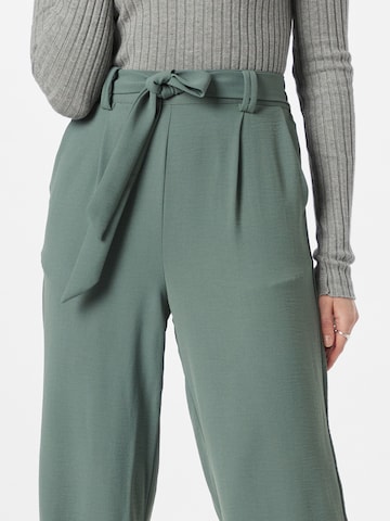 Wide leg Pantaloni con pieghe 'Liane' di ABOUT YOU in verde