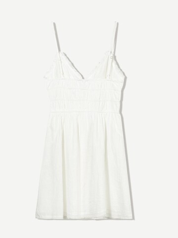 Bershka Kleid in Weiß