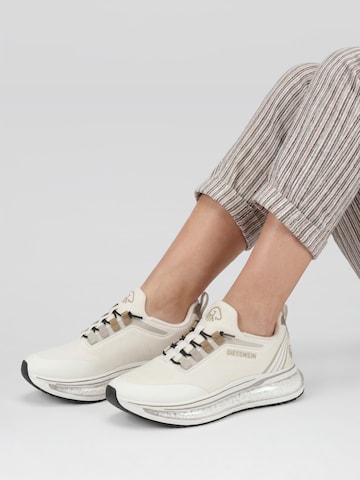 GIESSWEIN Slip-on in Wit: voorkant
