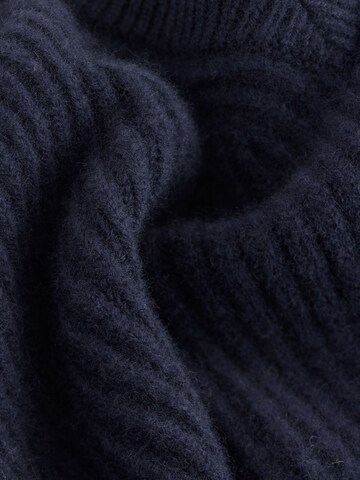 Next Pullover in Blau