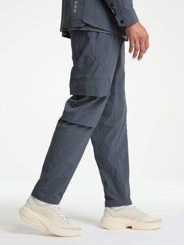 Loosefit Pantalon fonctionnel 'Trace Pro' CHASIN' en gris