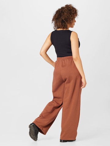 Vero Moda Curve - Pierna ancha Pantalón en marrón
