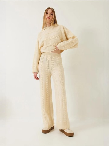 Completo pantalone di Bianco Lucci in beige