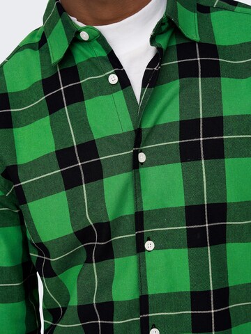 Only & Sons - Ajuste estrecho Camisa 'Ari' en verde