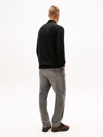 Pull-over 'ESS' Tommy Jeans en noir