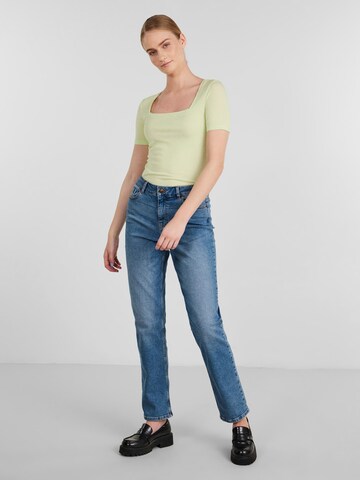Tricou 'Val' de la PIECES pe verde