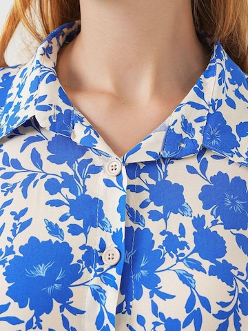 Hiccup - Vestidos camiseiros em azul