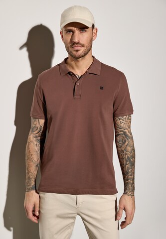 Street One MEN Piquée-Poloshirt in Braun: Vorderseite