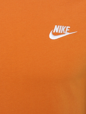 Nike Sportswear Regular fit Majica 'CLUB' | oranžna barva