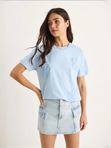 Maglietta di Bianco Lucci in blu