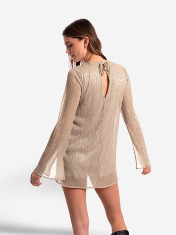 THE-ARE - Vestido de gala en beige