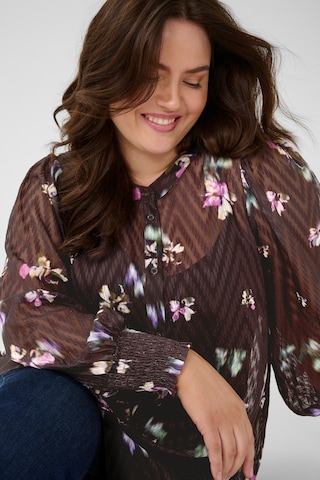 KAFFE CURVE Blouse in Bruin