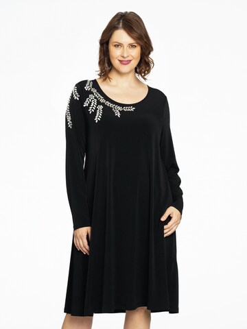 Robe YOEK en noir : devant