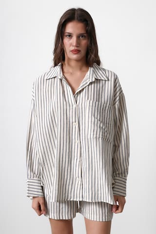 Trendyol Blouse in Beige: front