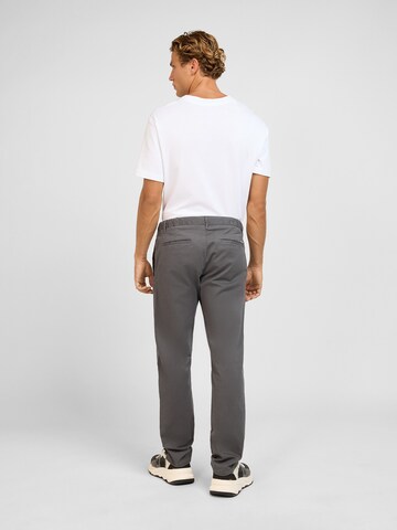 WOTEGA Regular Chinohose in Grau