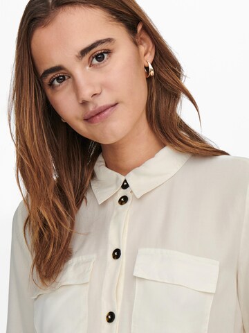 Camicia da donna 'KAJA' di ONLY in bianco