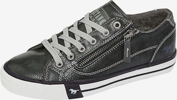 MUSTANG Sneakers in Grey: front