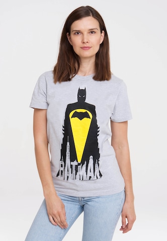 LOGOSHIRT T-Shirt 'Batman - Skyline' in Grau: predná strana