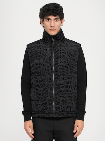 Vestă de la Versace Jeans Couture pe negru: față