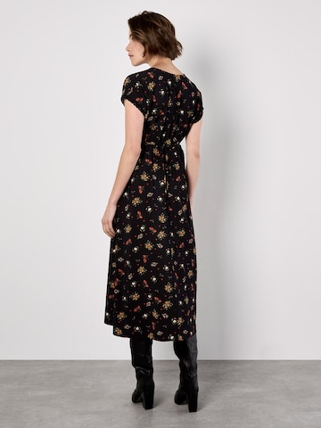 Robe ' ' Apricot en noir