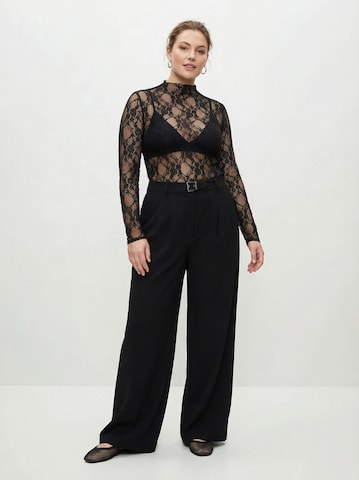 Hoermanseder Regular Pleat-front trousers in Black