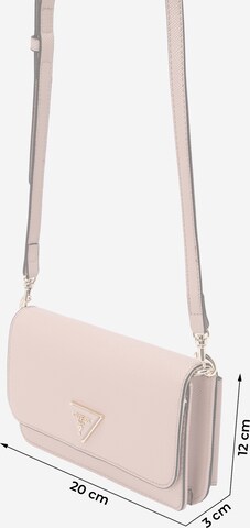 GUESS Τσάντα ώμου 'NOELLE' σε ροζ