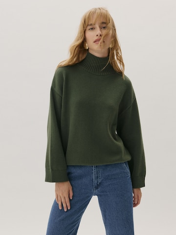 KAVAZI Sweater 'Eucalyptus' in Green: front