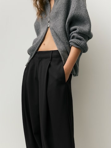 Barrel Pantaloni cutați de la Pull&Bear pe negru