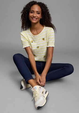 KangaROOS Sweater in Yellow