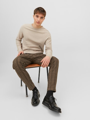 JACK & JONES Tapered Pleat-front trousers 'Ace Harvey' in Brown