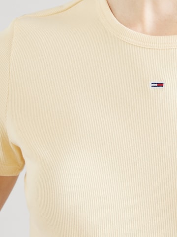 Maglietta 'Essential' di Tommy Jeans in giallo