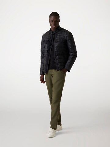 GUESS Pullover in Schwarz