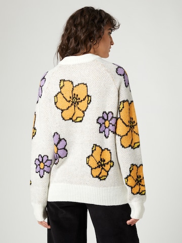 Pullover di florence by mills exclusive for ABOUT YOU in bianco