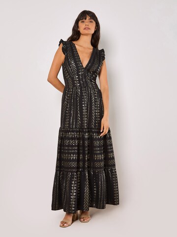 Apricot - Vestido en negro: frente