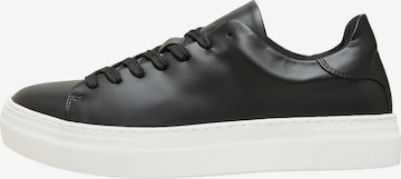 SELECTED HOMME Sneakers in Black: front
