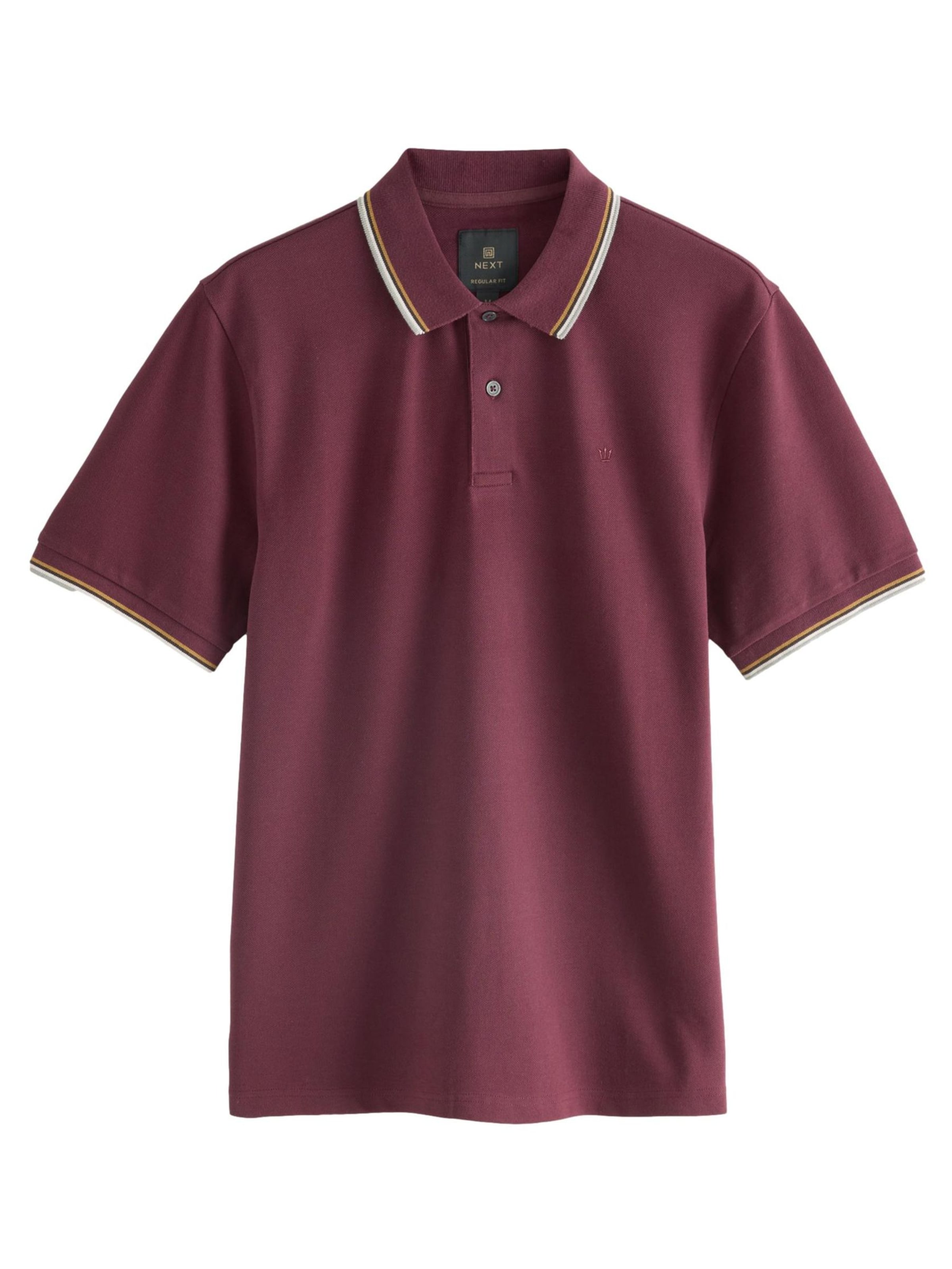 Tricou de la Next pe roșu: față