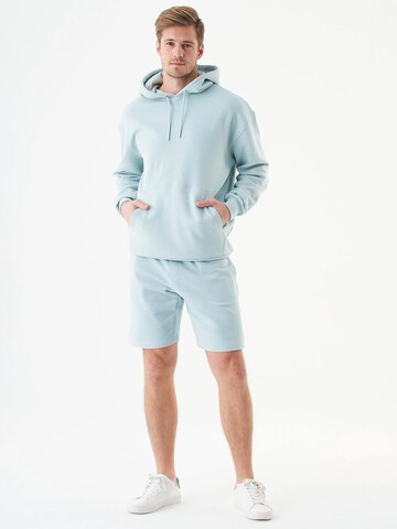 Organication Regular Shorts in Blau