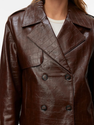 Veste mi-saison 'VMCarly' VERO MODA en marron