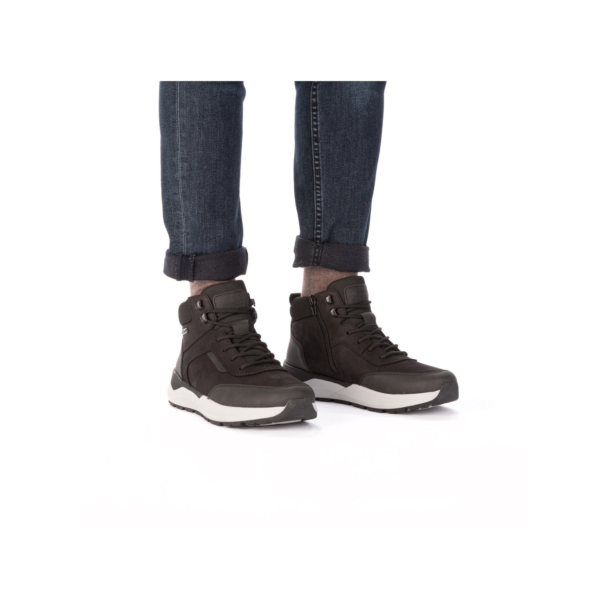 Bottes à lacets Rieker en noir : devant