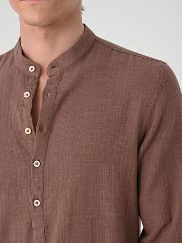 Coupe regular Chemise Antioch en marron