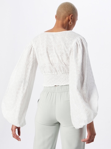 Nasty Gal - Blusa em branco