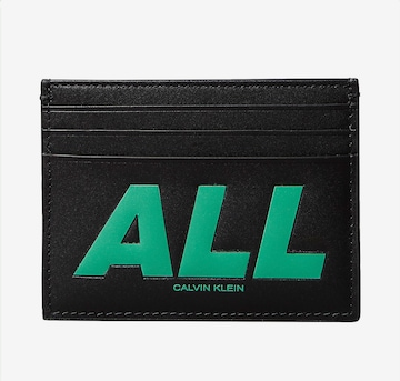 Porte-monnaies Calvin Klein en noir : devant