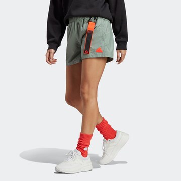 ADIDAS SPORTSWEAR Regular Sportbroek 'City Escape' in Groen: voorkant