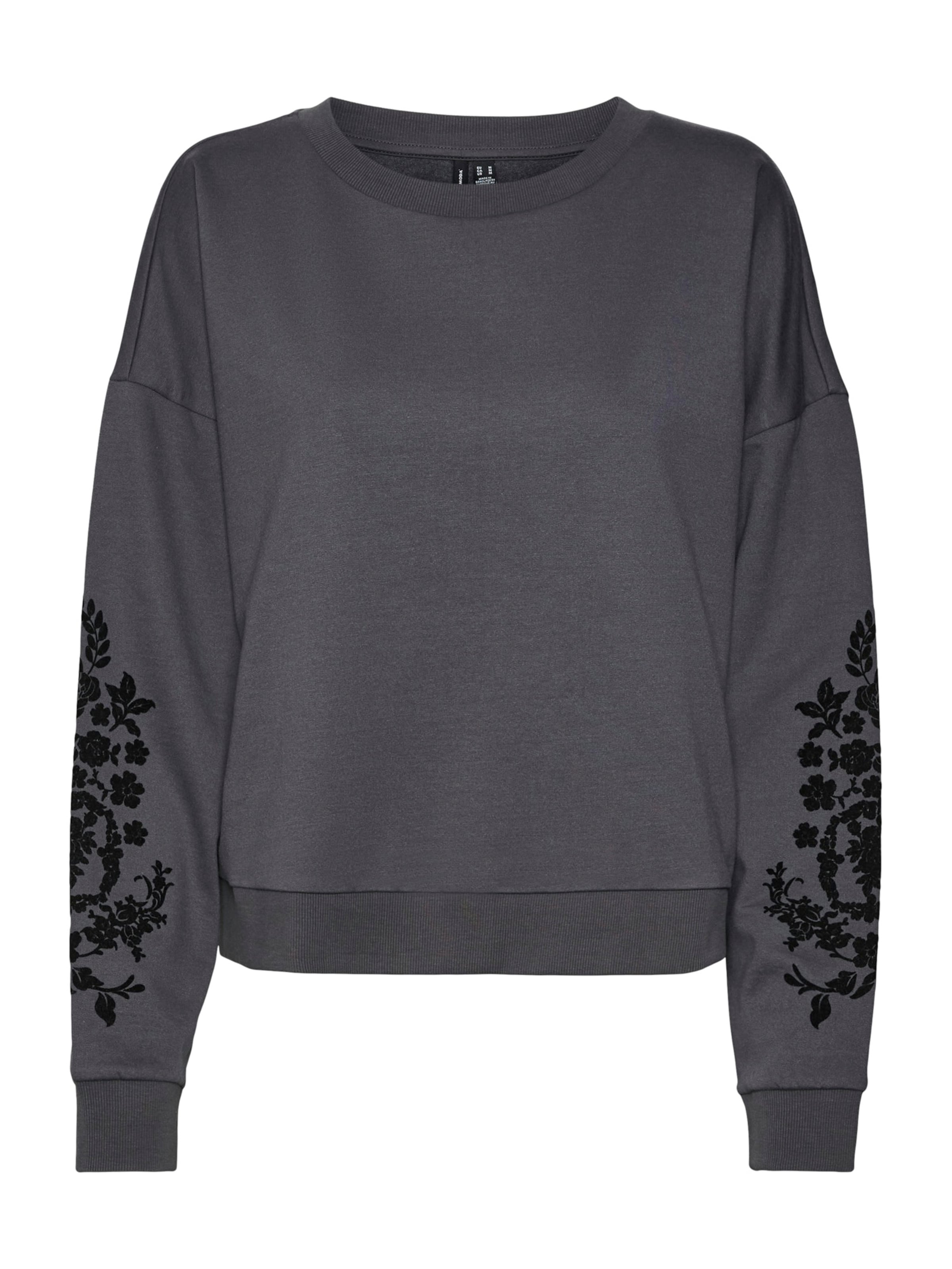 Vero Moda Petite Sweatshirt in Grey: front