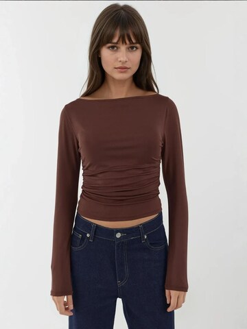 Hiccup Top in Braun: Vorderseite
